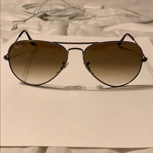 Silver/gray Ray Ban Aviators